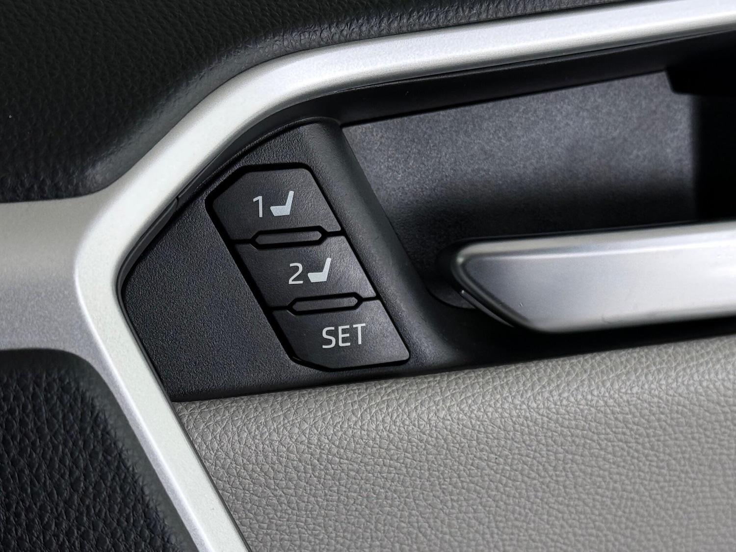 Used Toyota RAV4 2020 for sale - 76538747: Photo 30