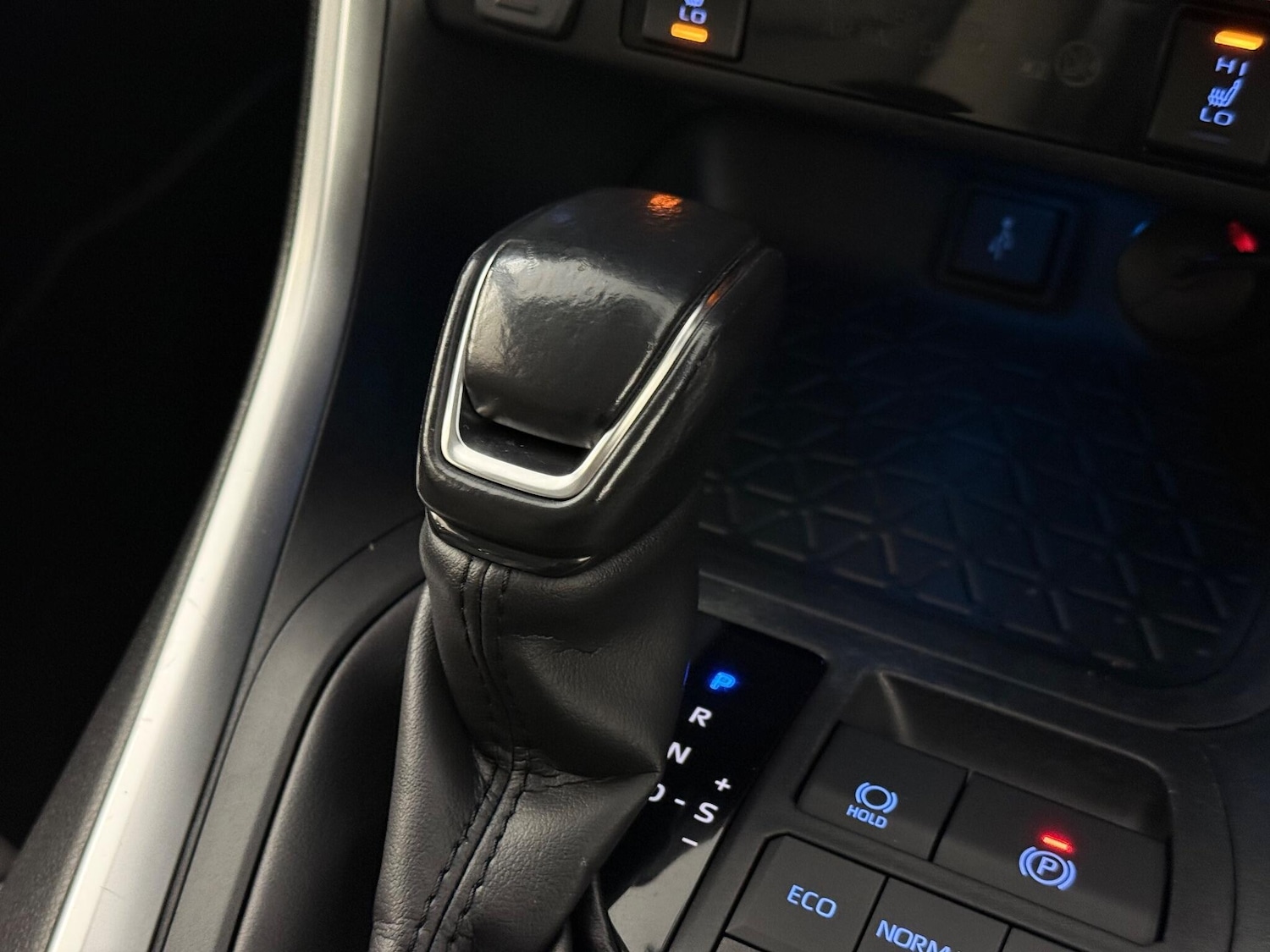 Used Toyota RAV4 2020 for sale - 76538747: Photo 45