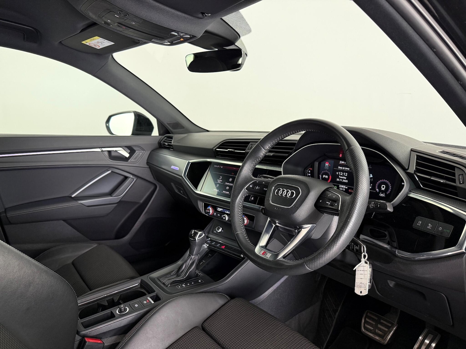 Used Audi Q3 2019 for sale - 76688696: Photo 16