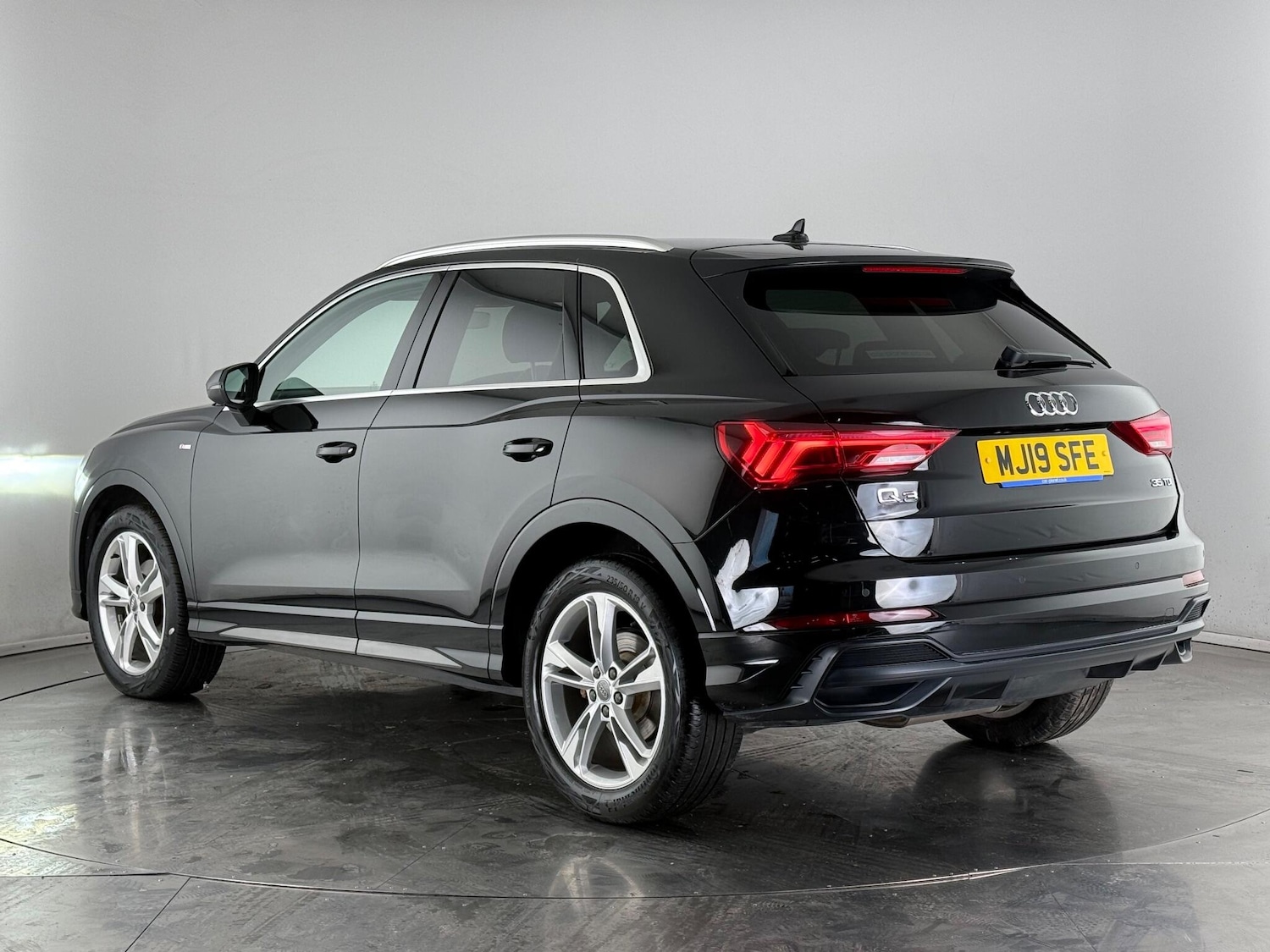 Used Audi Q3 2019 for sale - 76688696: Photo 4