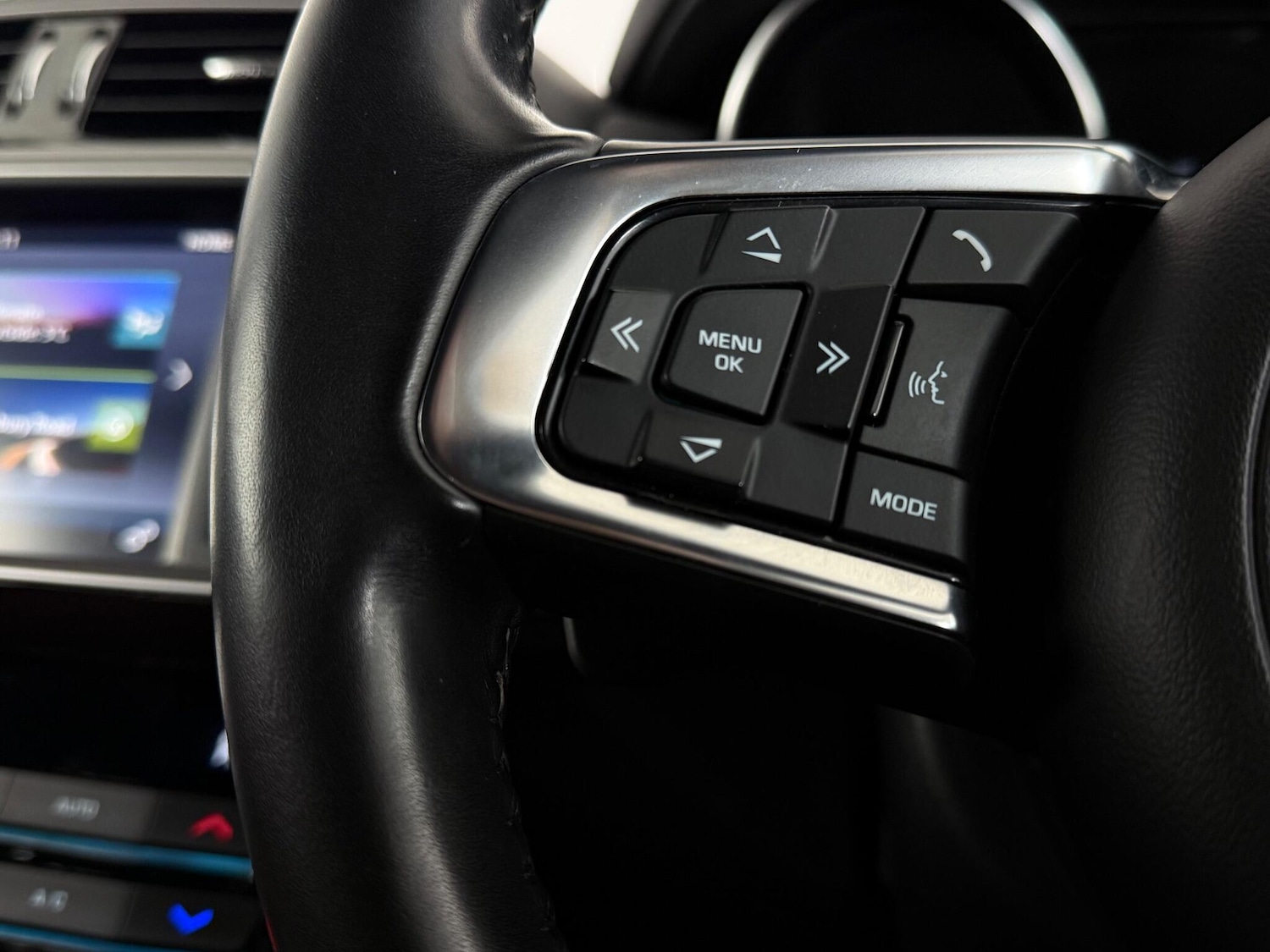 Used Jaguar XE 2016 for sale - 77182960: Photo 21