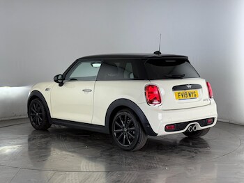 Used MINI Hatch 2019 for sale - 77243962: Photo