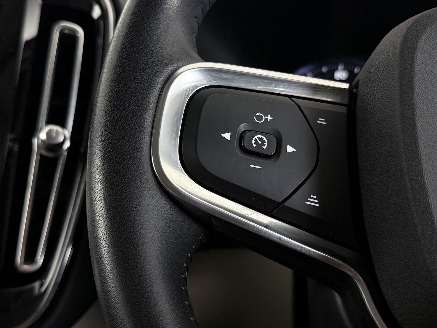 Used Volvo XC40 2020 for sale - 77260324: Photo 19