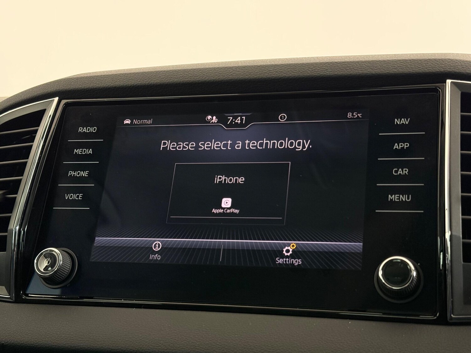 Used Skoda Karoq 2022 for sale - 77525212: Photo 26