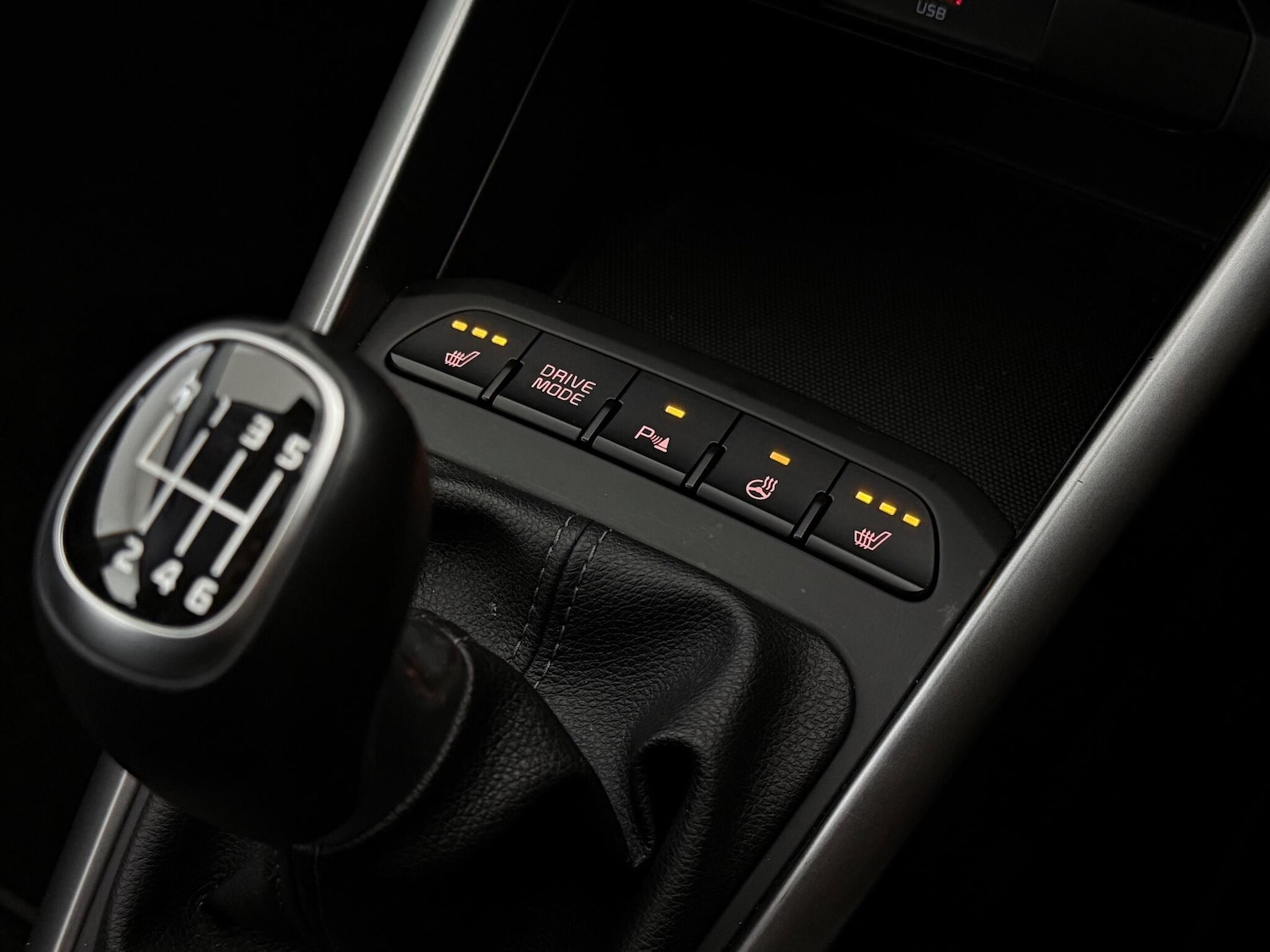 Used Kia Stonic 2024 for sale - 77182984: Photo 35