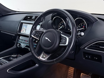 Used Jaguar F-Pace 2019 for sale - 79034632: Photo