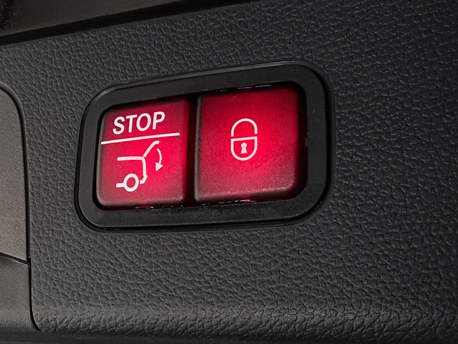 Used Mercedes-Benz GLC 2018 for sale - 76802379: Photo 13