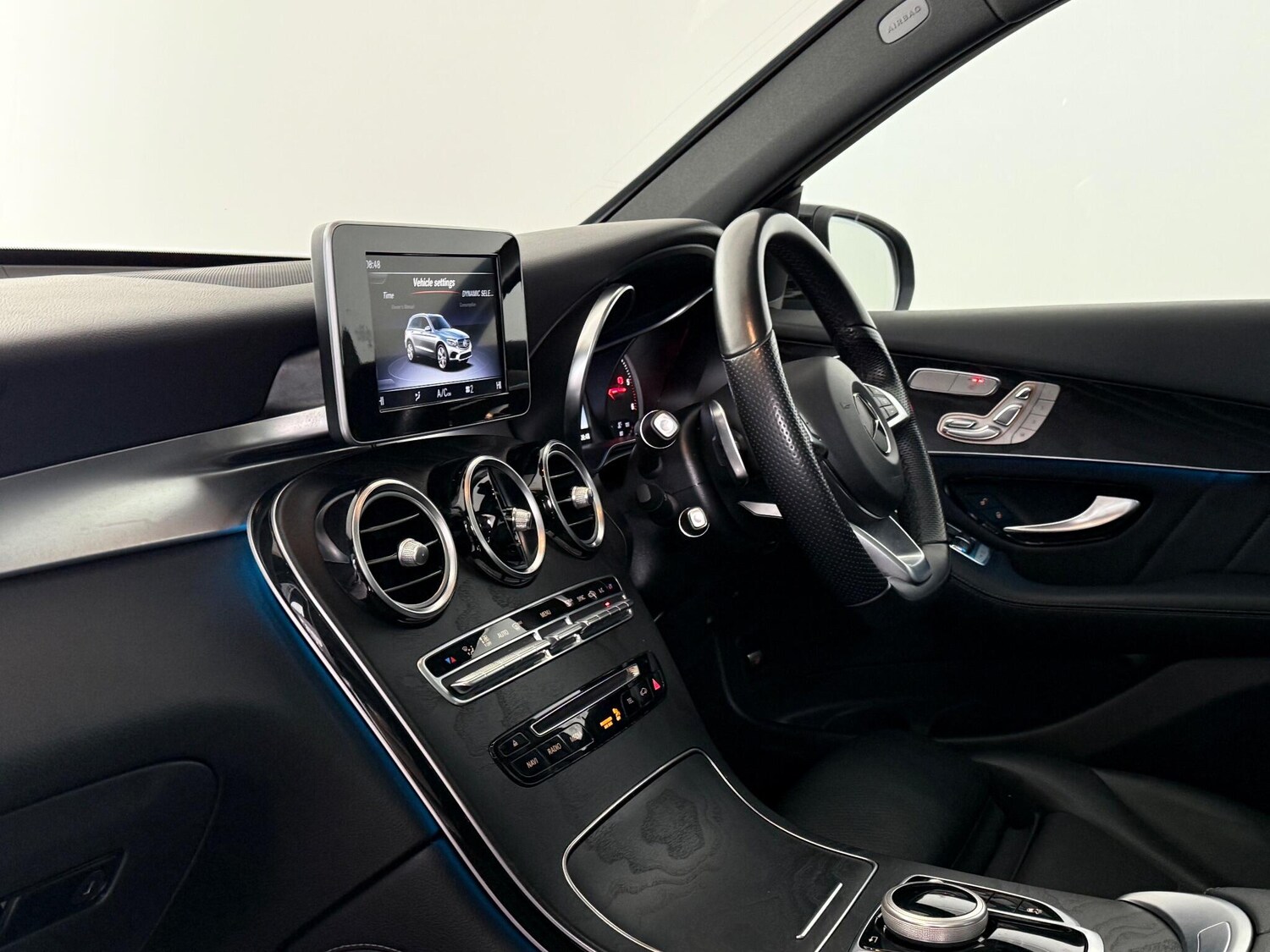 Used Mercedes-Benz GLC 2018 for sale - 76802379: Photo 23