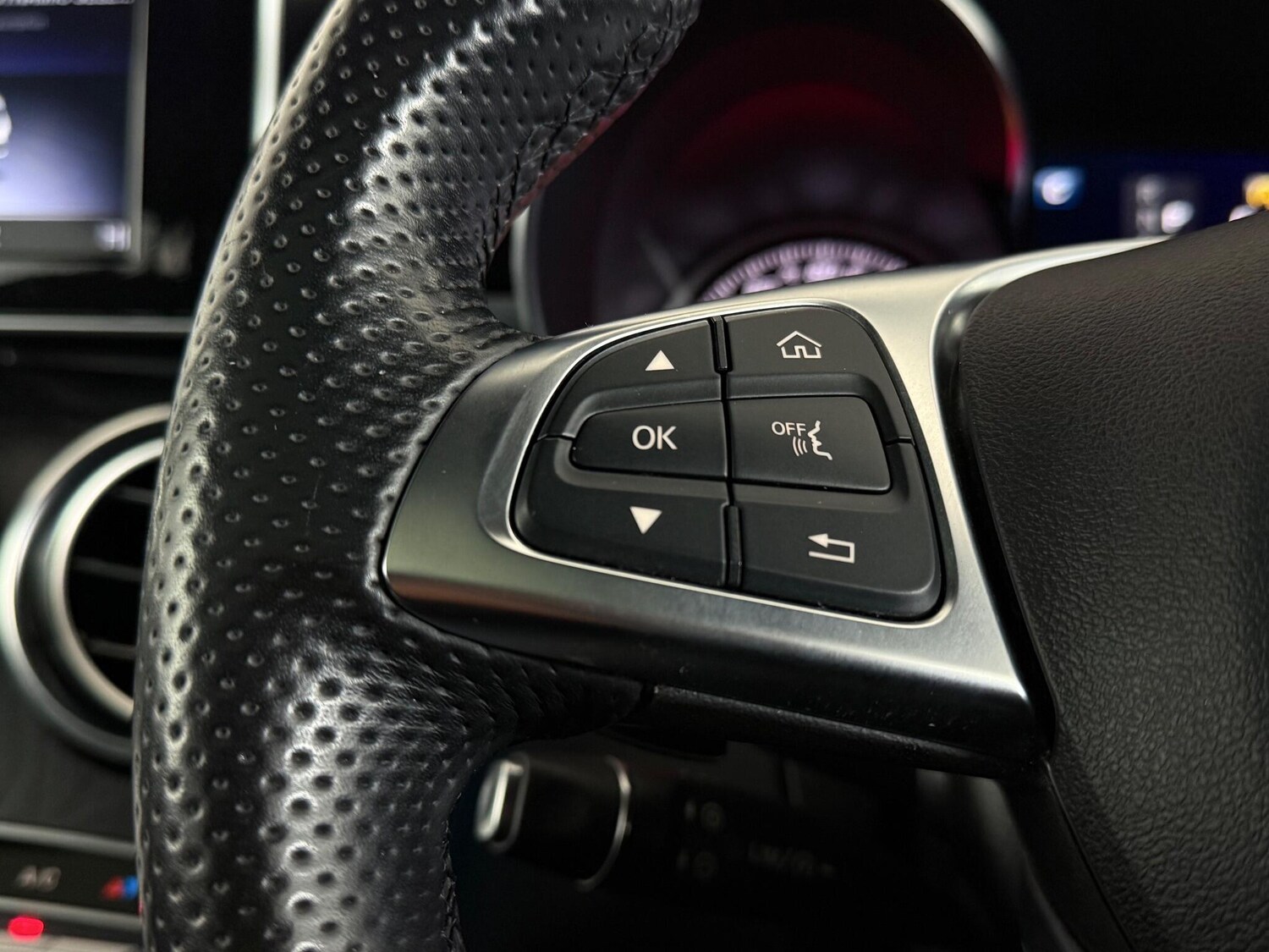 Used Mercedes-Benz GLC 2018 for sale - 76802379: Photo 26