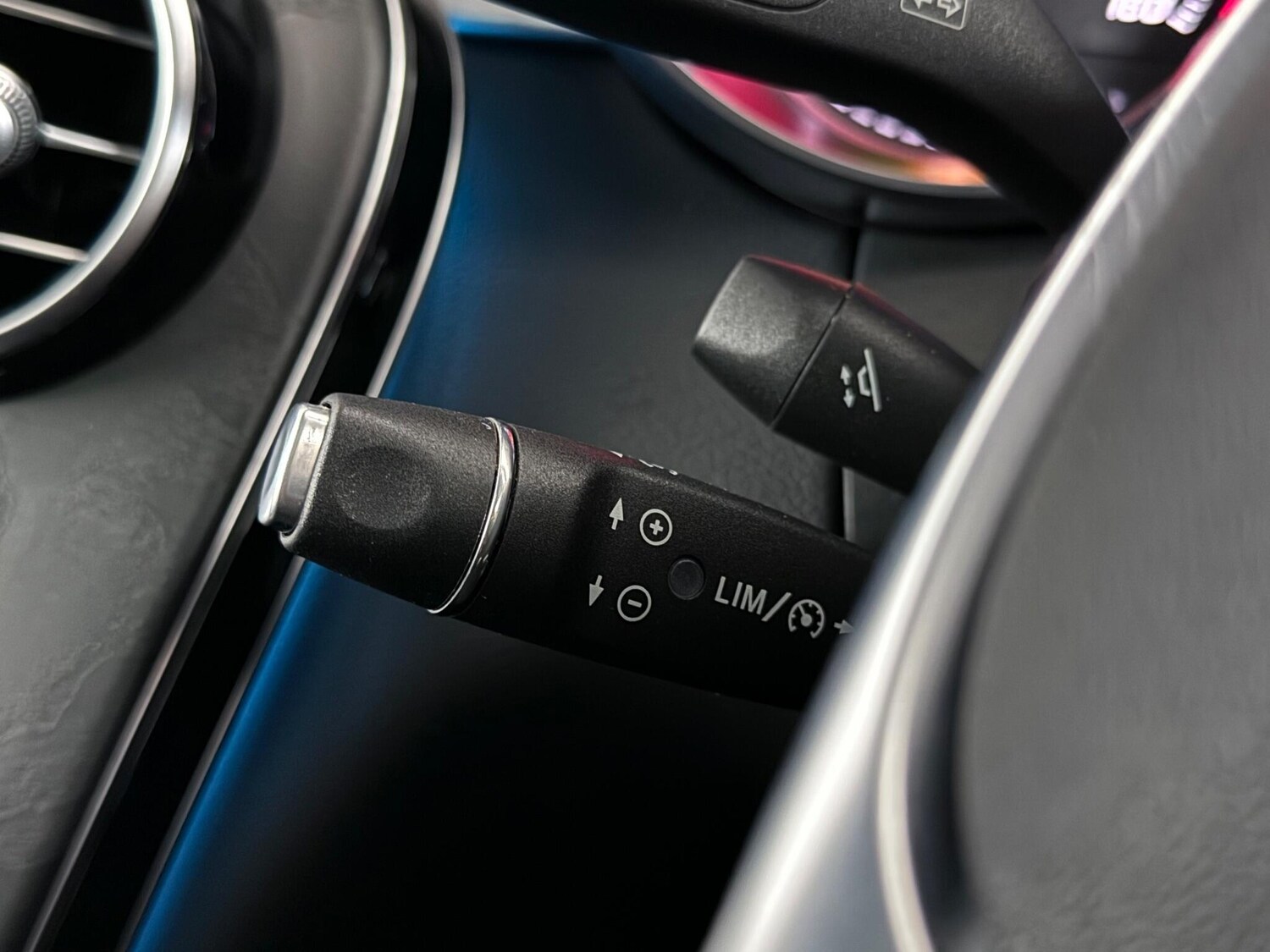 Used Mercedes-Benz GLC 2018 for sale - 76802379: Photo 28