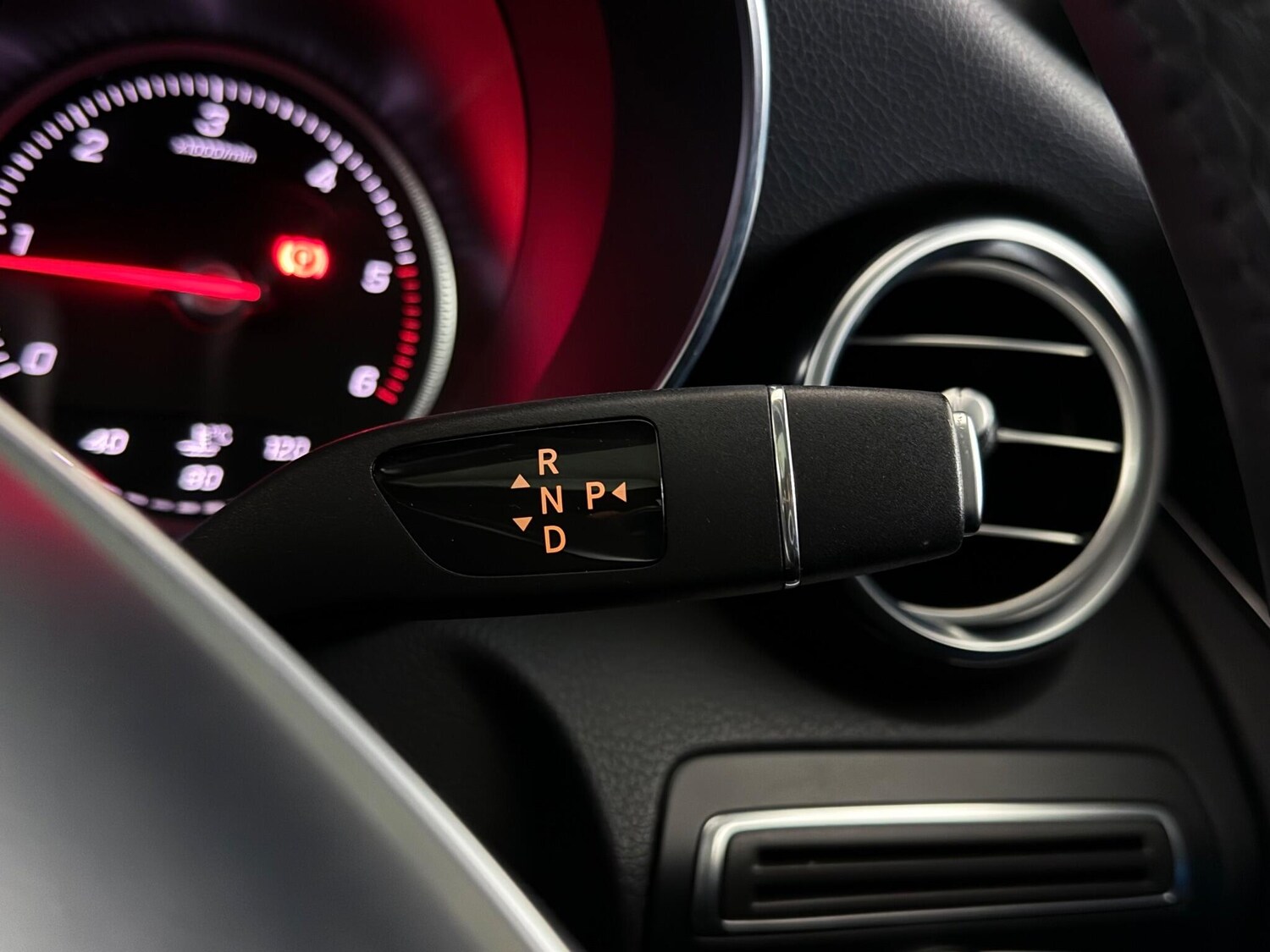 Used Mercedes-Benz GLC 2018 for sale - 76802379: Photo 30