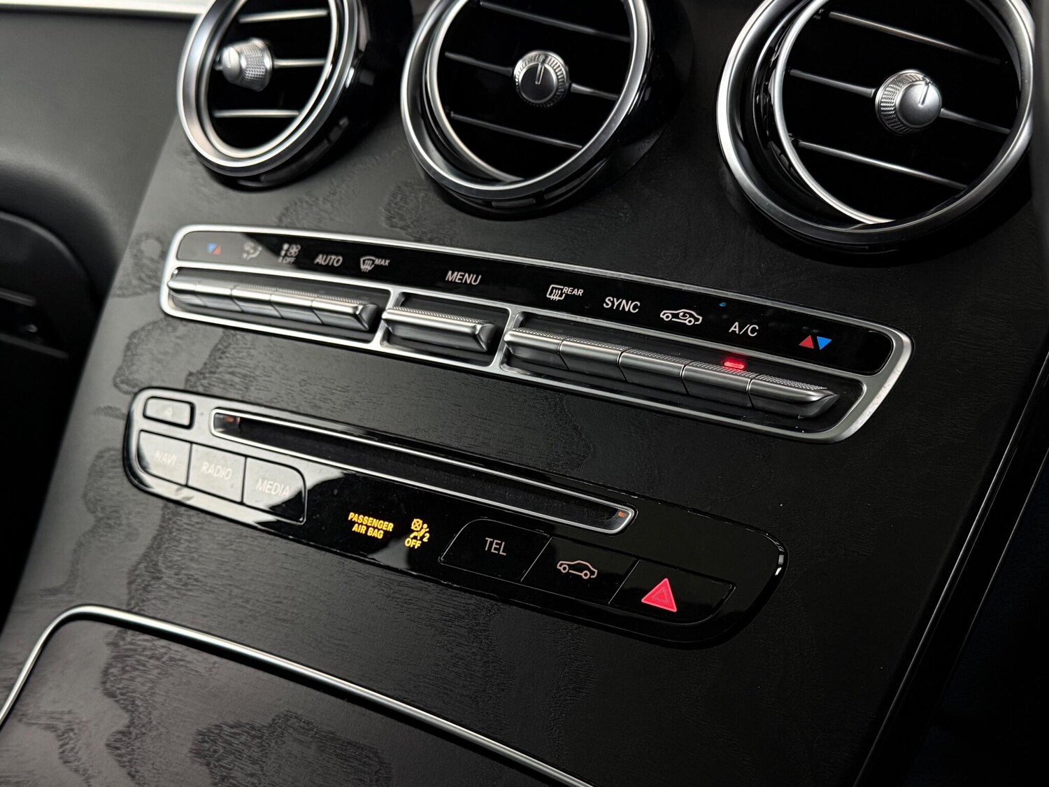 Used Mercedes-Benz GLC 2018 for sale - 76802379: Photo 44