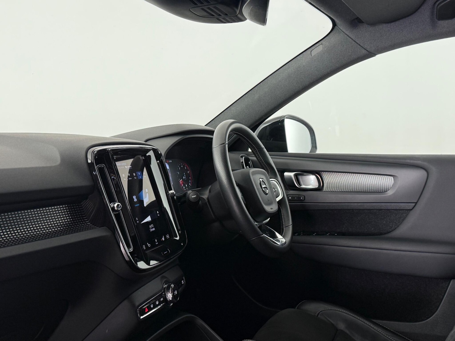 Used Volvo XC40 2021 for sale - 77268221: Photo 18