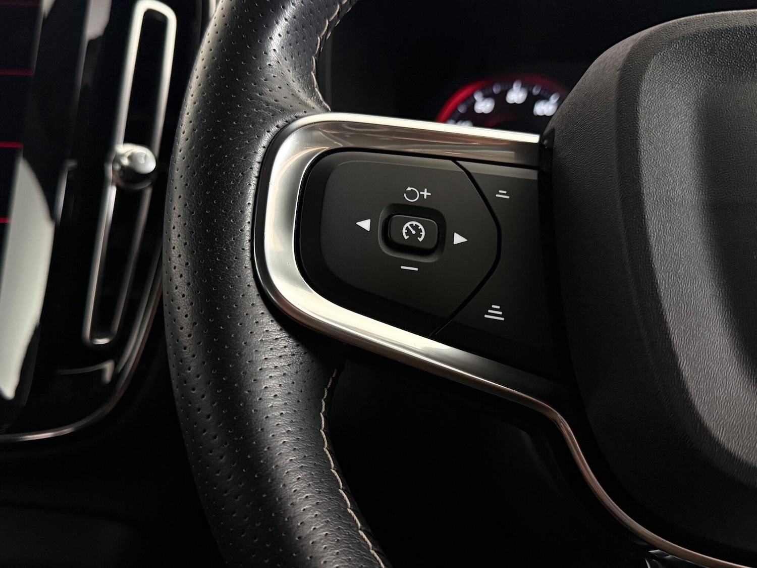 Used Volvo XC40 2021 for sale - 77268221: Photo 20