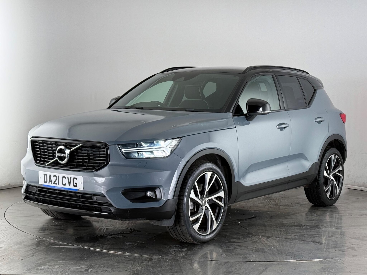 Used Volvo XC40 2021 for sale - 77268221: Photo 3