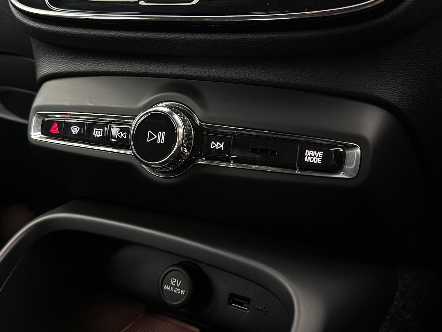 Used Volvo XC40 2021 for sale - 77268221: Photo 33