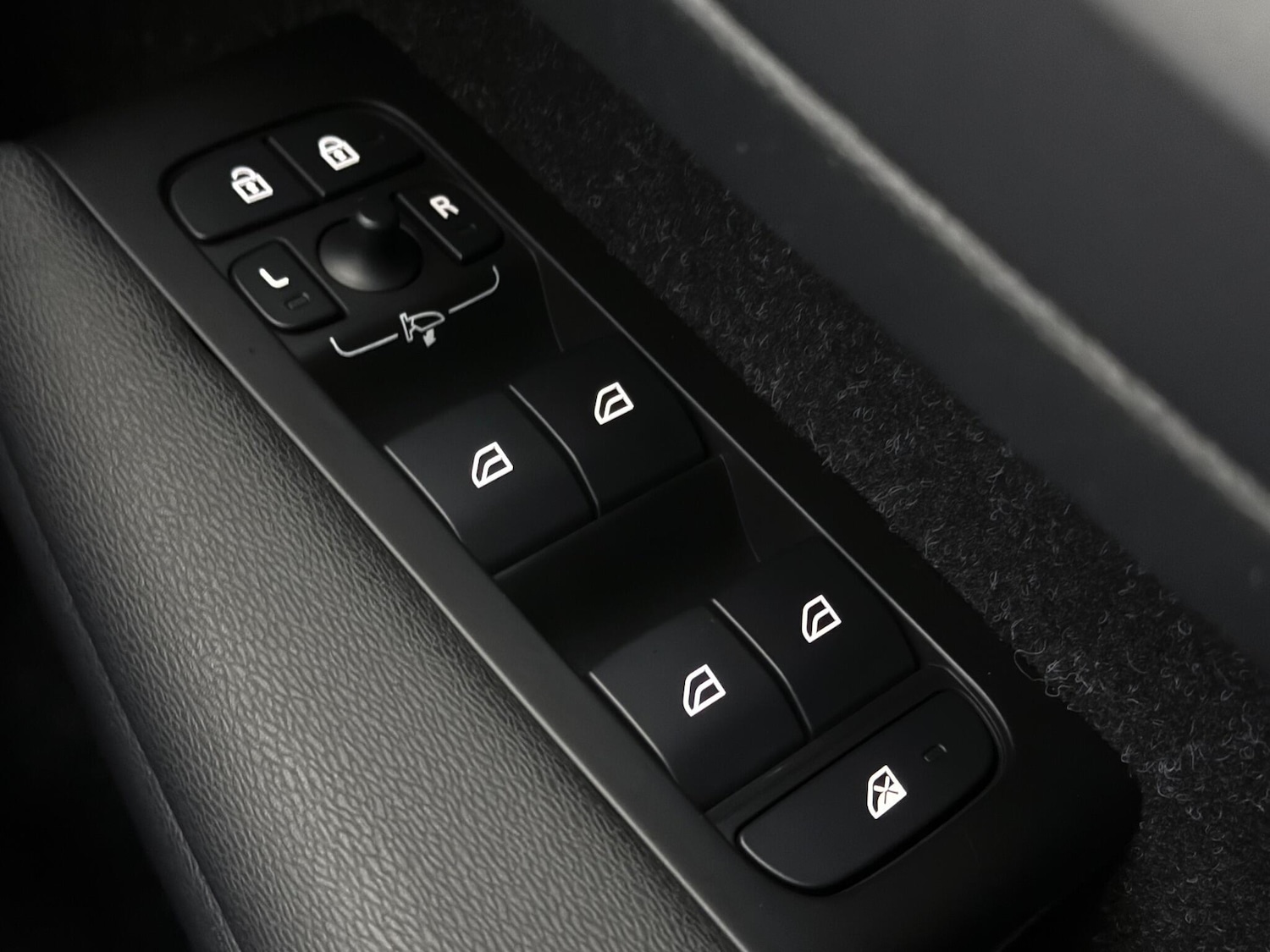 Used Volvo XC40 2021 for sale - 77268221: Photo 36