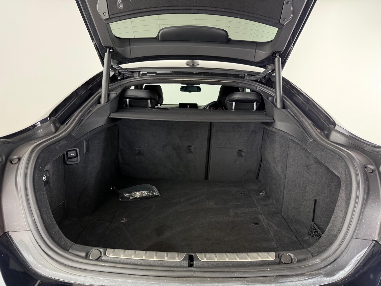 Used BMW 4 Series 2018 for sale - 76644996: Photo 12