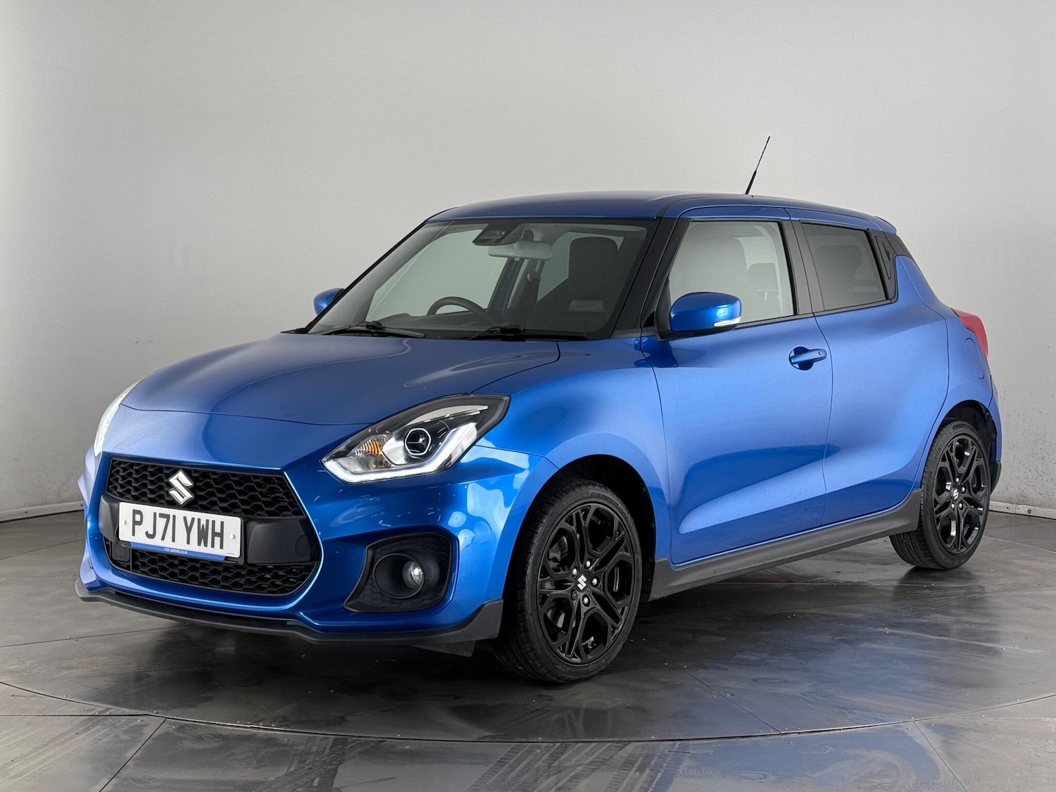 Used Suzuki Swift 2021 for sale - 77246402: Photo 2