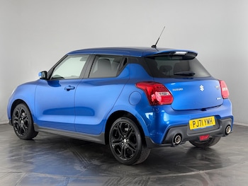 Used Suzuki Swift 2021 for sale - 77246402: Photo