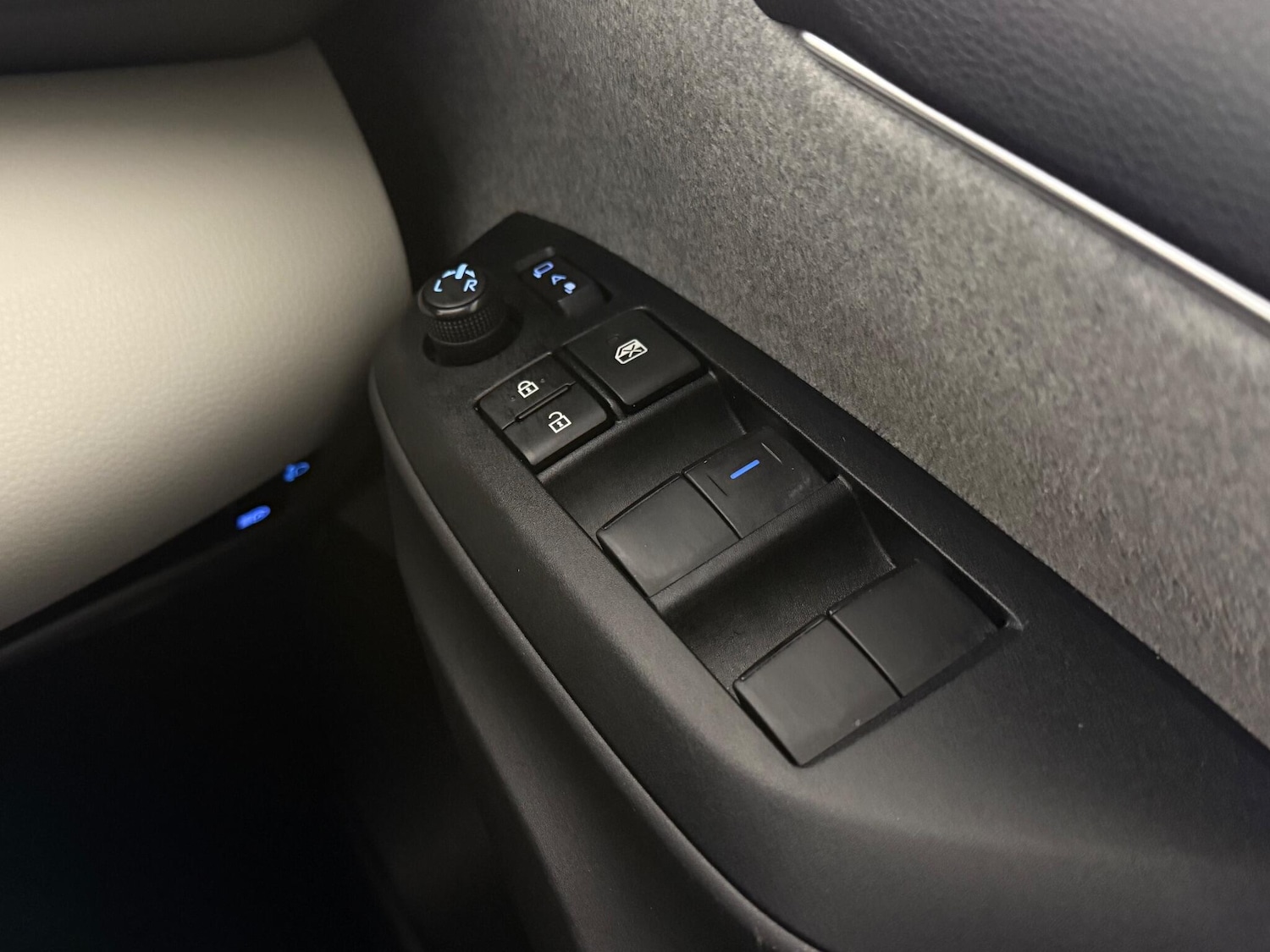 Used Toyota Yaris 2021 for sale - 77183106: Photo 34