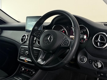 Used Mercedes-Benz GLA 2019 for sale - 78695739: Photo