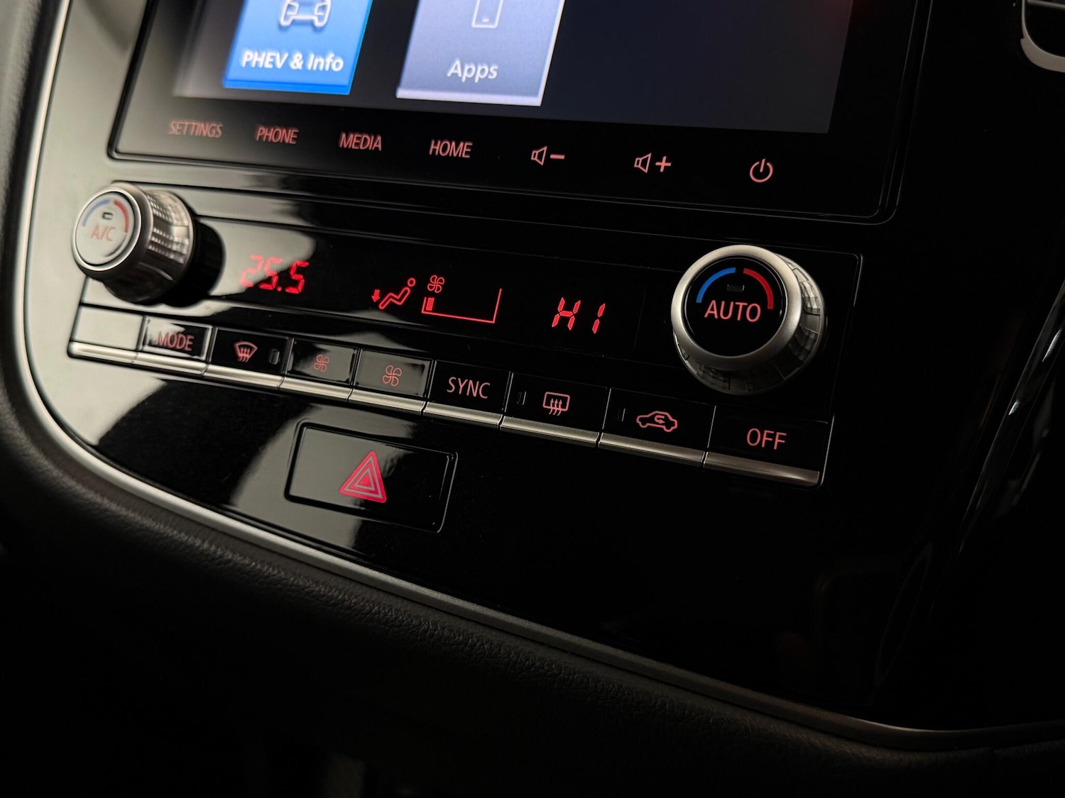 Used Mitsubishi Outlander 2021 for sale - 77260103: Photo 32