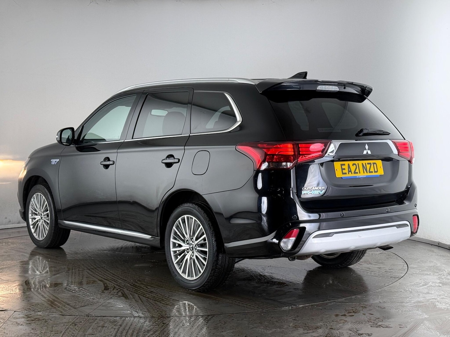 Used Mitsubishi Outlander 2021 for sale - 77260103: Photo 4