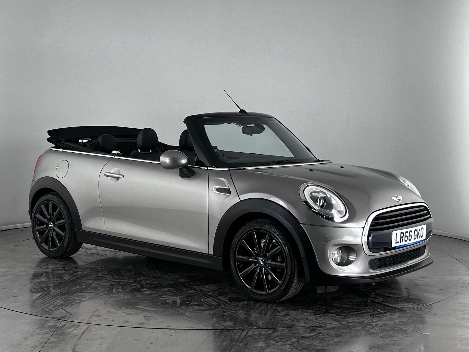 Used MINI Convertible 2016 for sale - 77182564: Photo 1
