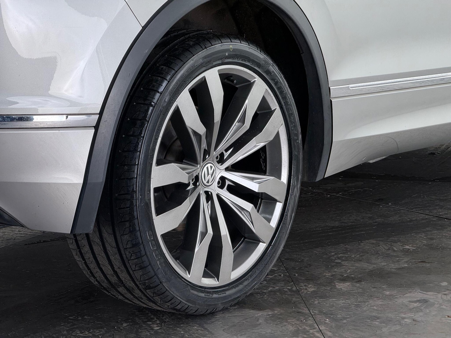 Used Volkswagen Tiguan 2018 for sale - 77217468: Photo 8