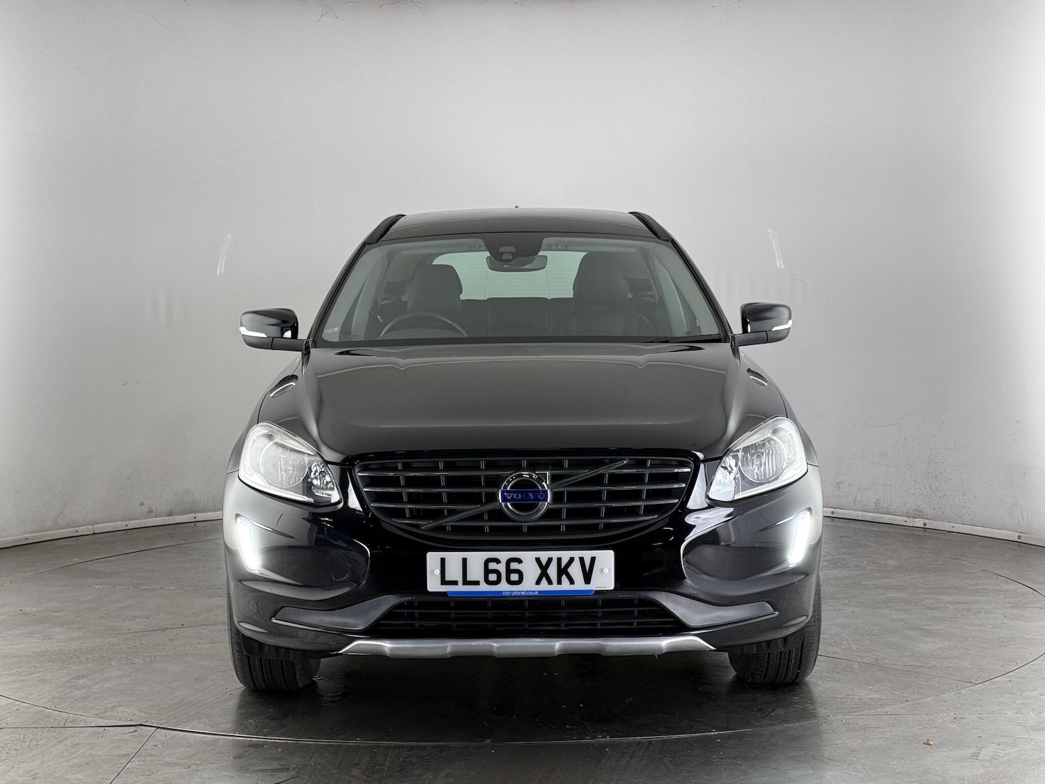 Used Volvo XC60 2017 for sale - 77221797: Photo 5