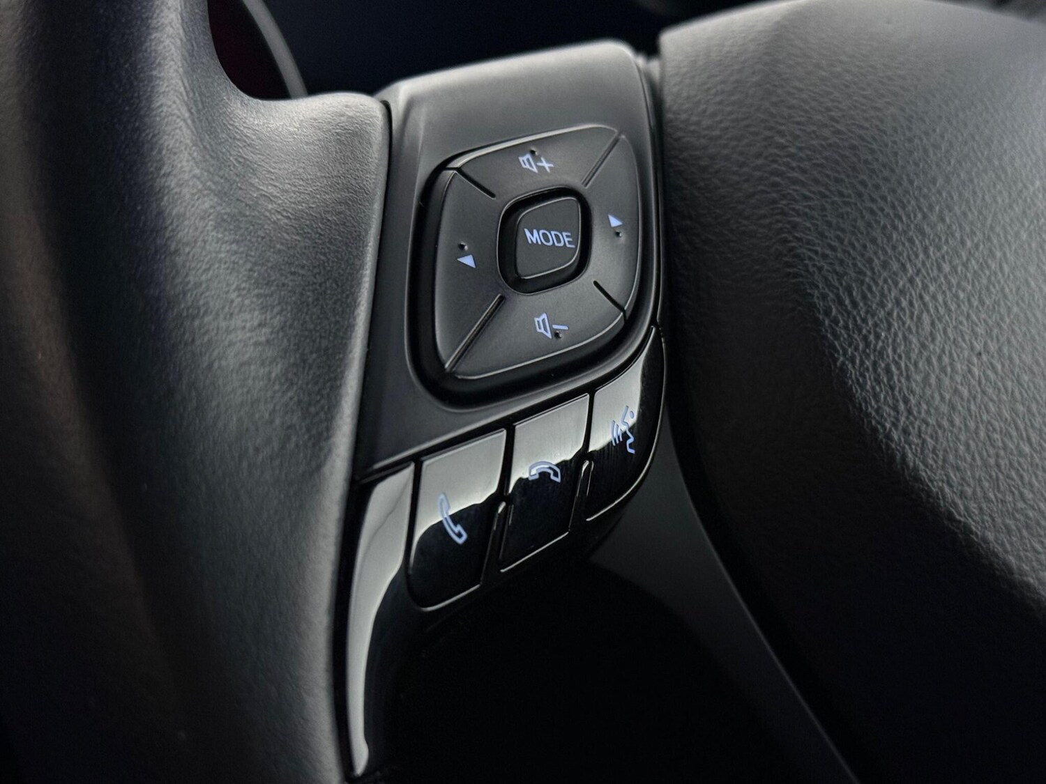 Used Toyota C-HR 2023 for sale - 78065043: Photo 20