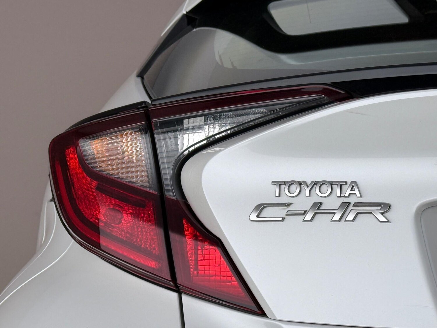 Used Toyota C-HR 2023 for sale - 78065043: Photo 9