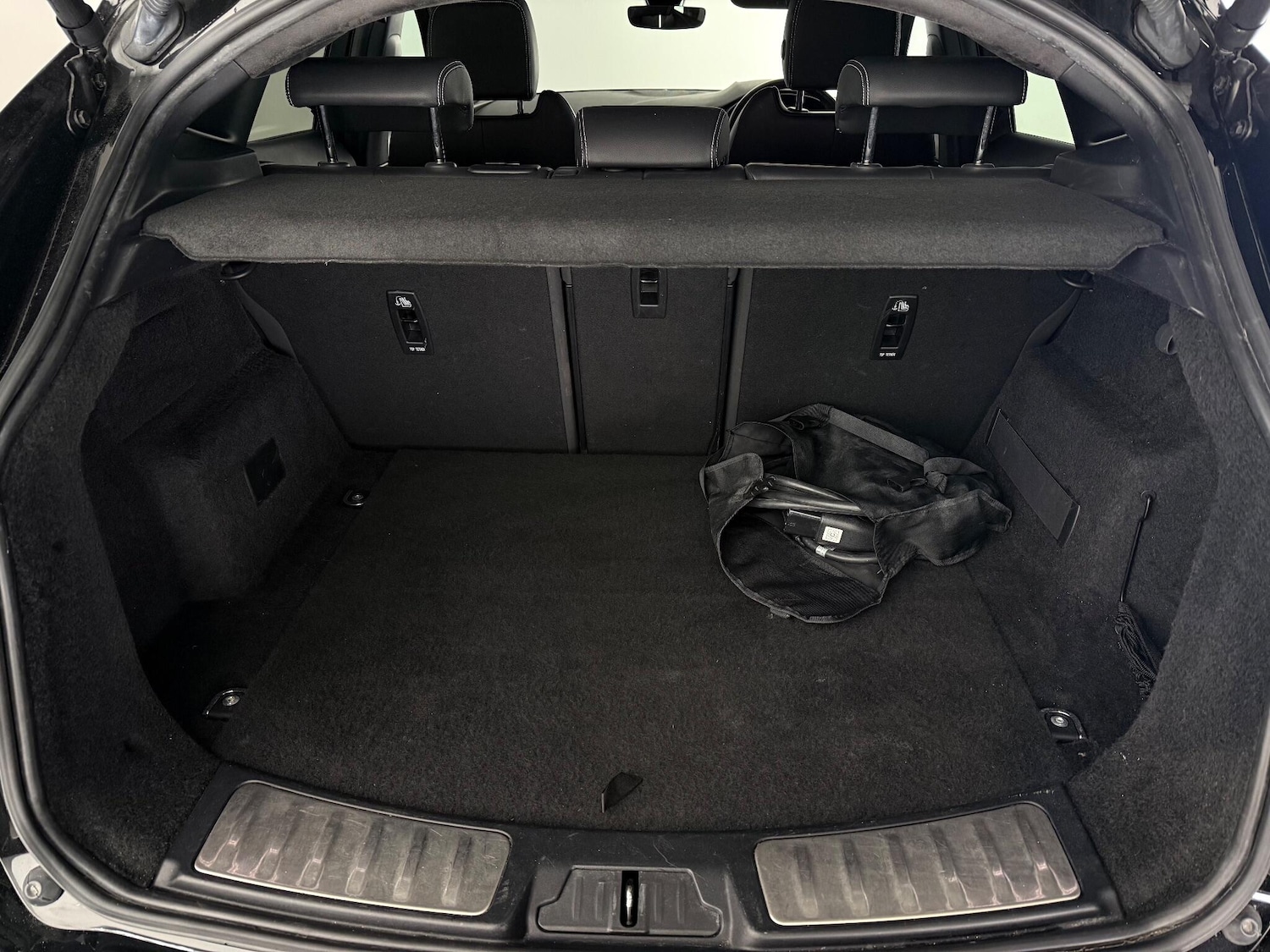 Used Jaguar E-Pace 2021 for sale - 76467308: Photo 13