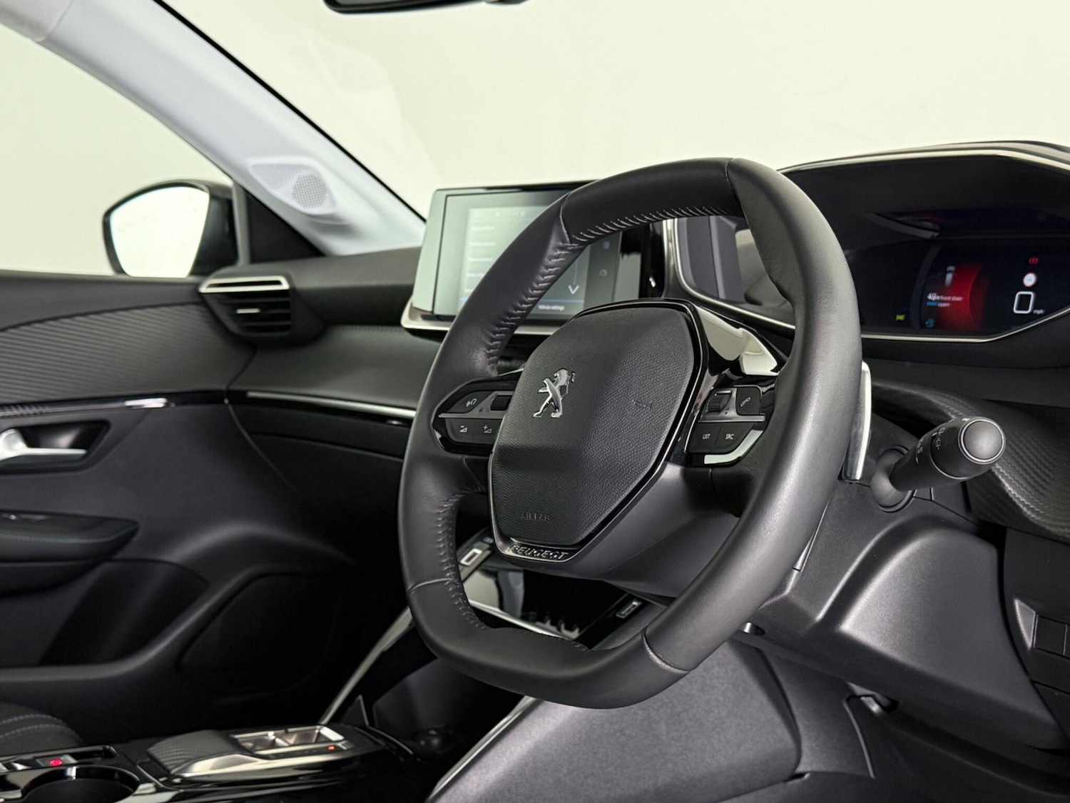 Used Peugeot 208 2023 for sale - 77769882: Photo 15