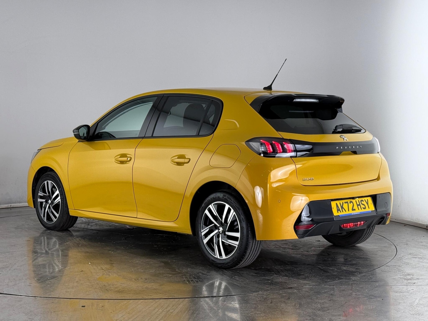 Used Peugeot 208 2023 for sale - 77769882: Photo 4