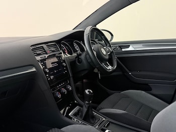 Used Volkswagen Golf 2019 for sale - 79120012: Photo