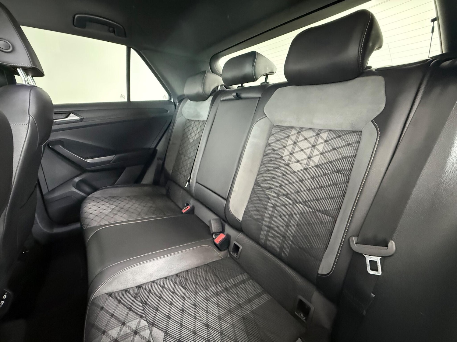 Used Volkswagen T-Roc 2022 for sale - 76467116: Photo 18