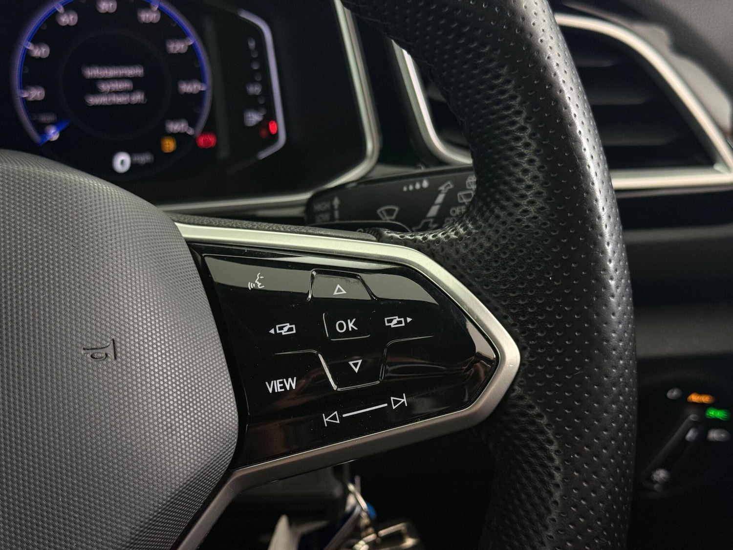 Used Volkswagen T-Roc 2022 for sale - 76467116: Photo 28