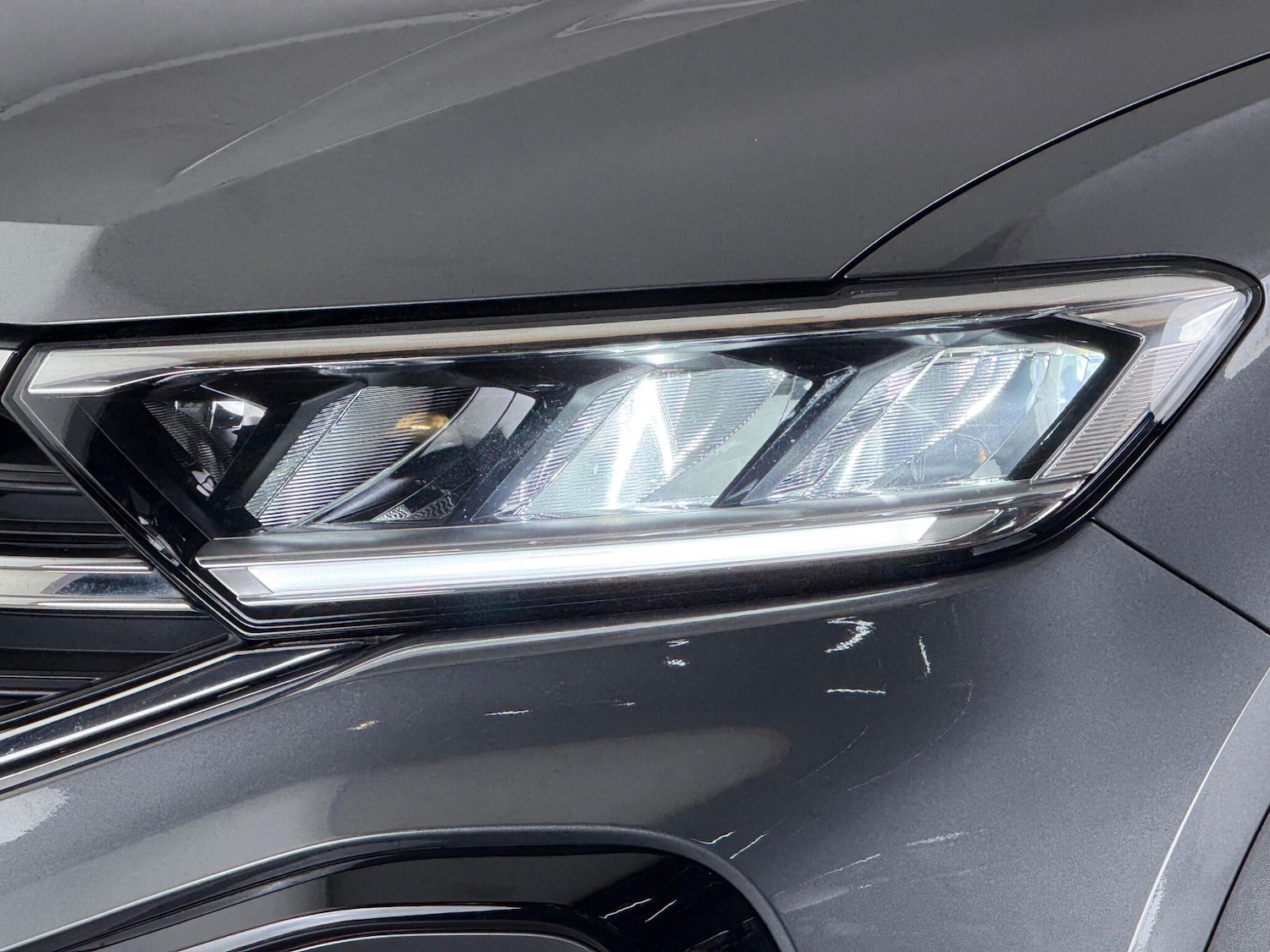 Used Volkswagen T-Roc 2022 for sale - 76467116: Photo 8