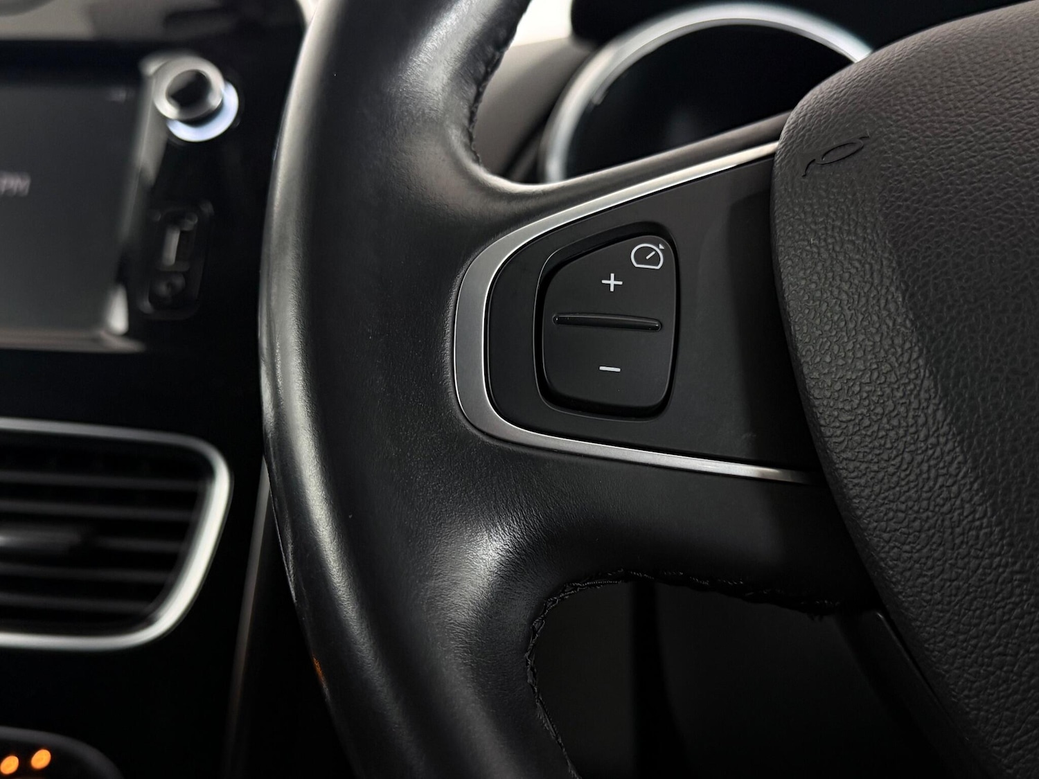 Used Renault Clio 2019 for sale - 77246734: Photo 15