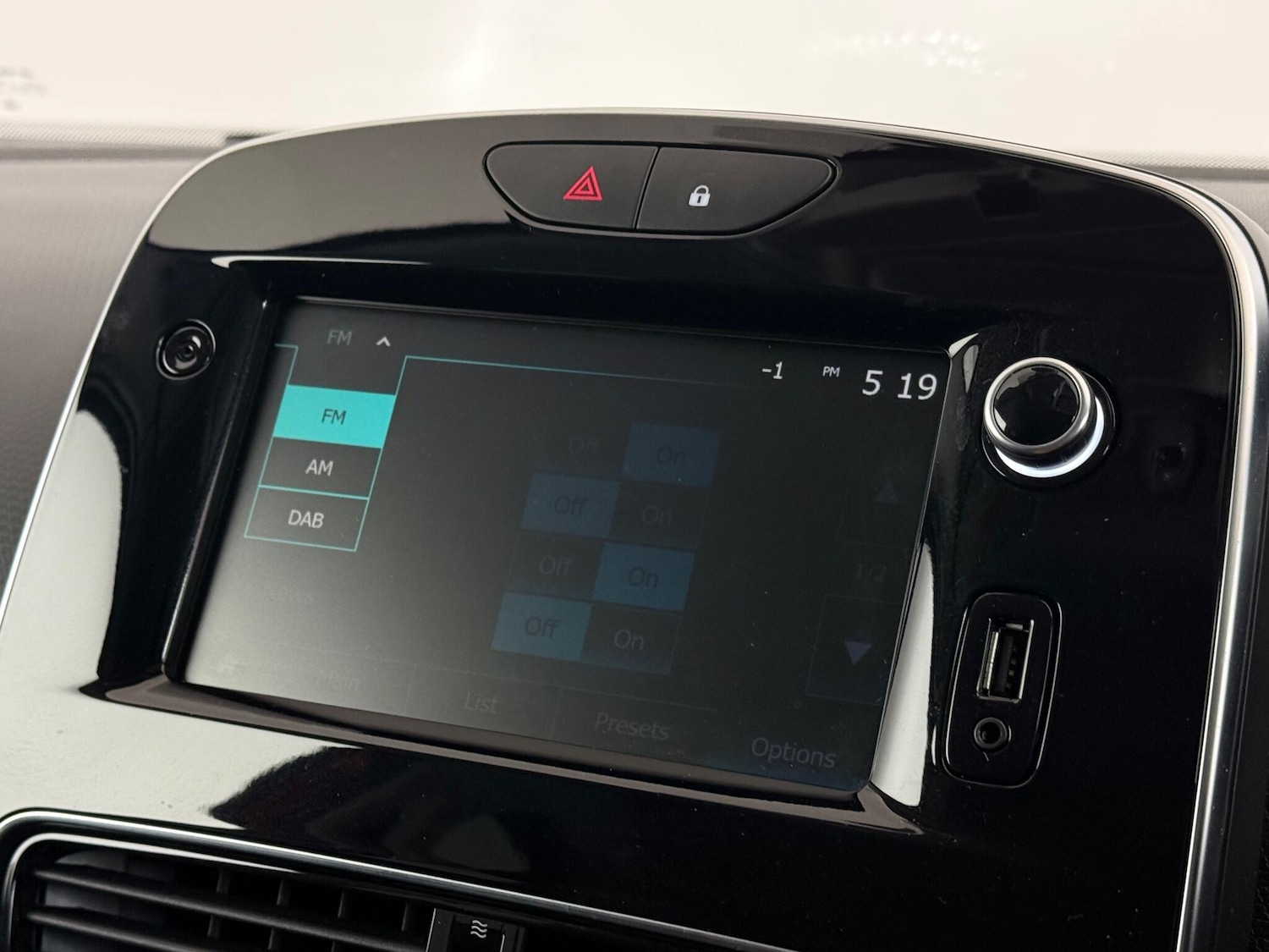 Used Renault Clio 2019 for sale - 77246734: Photo 24