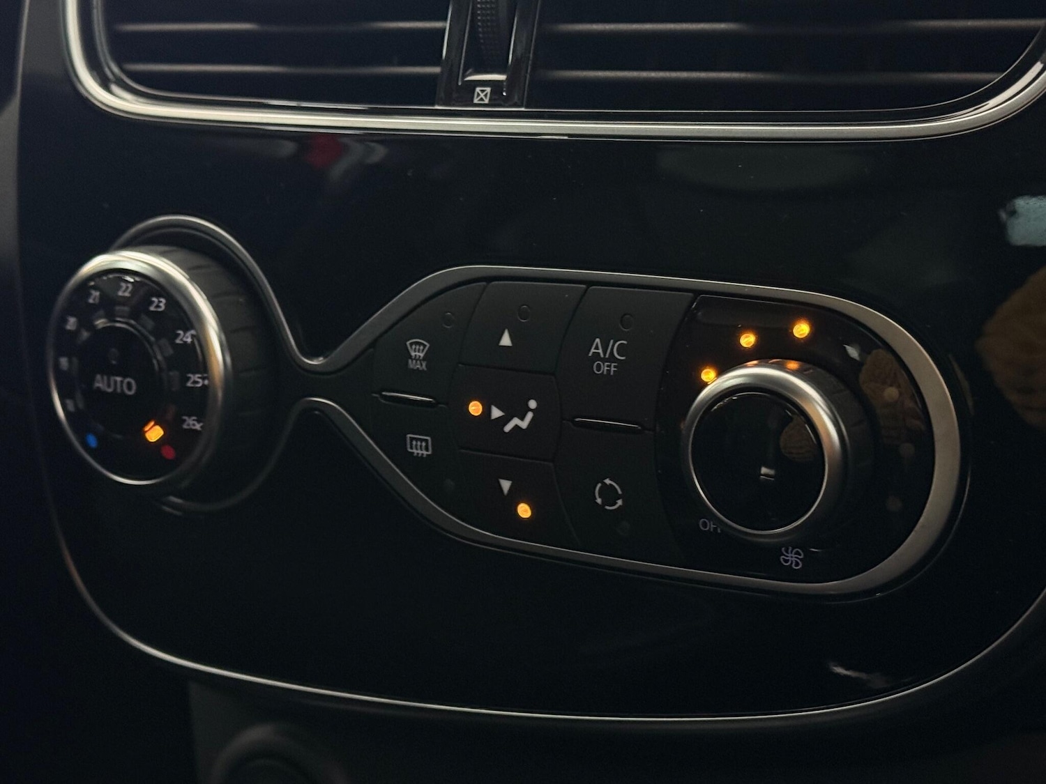 Used Renault Clio 2019 for sale - 77246734: Photo 25