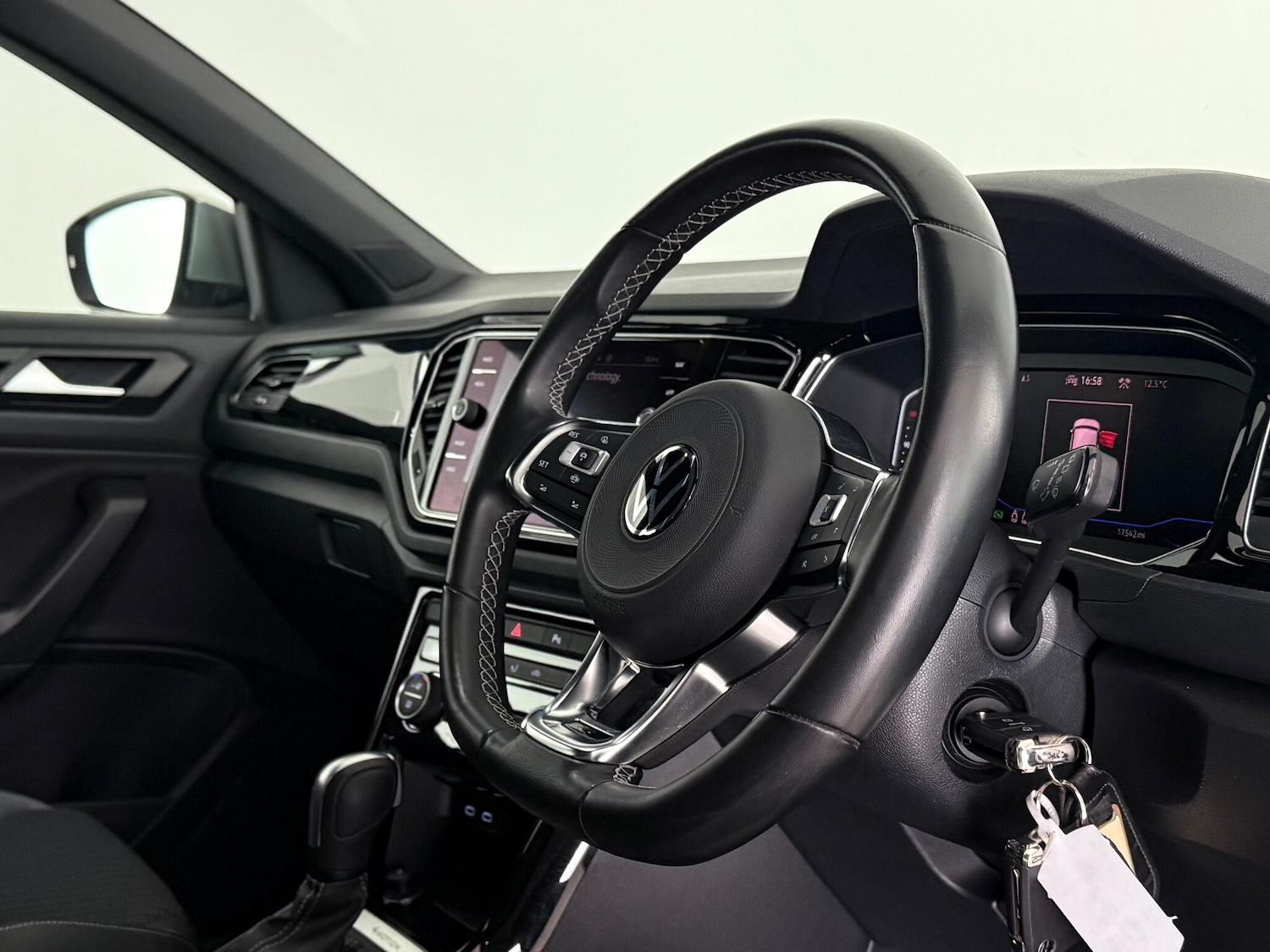 Used Volkswagen T-Roc 2020 for sale - 77243209: Photo 18