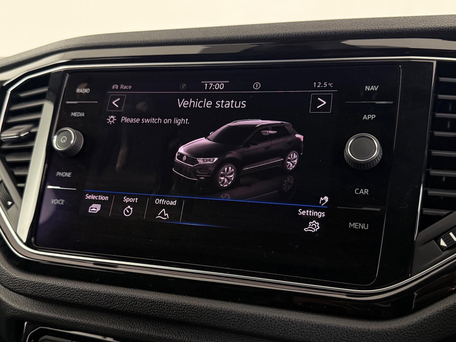 Used Volkswagen T-Roc 2020 for sale - 77243209: Photo 28