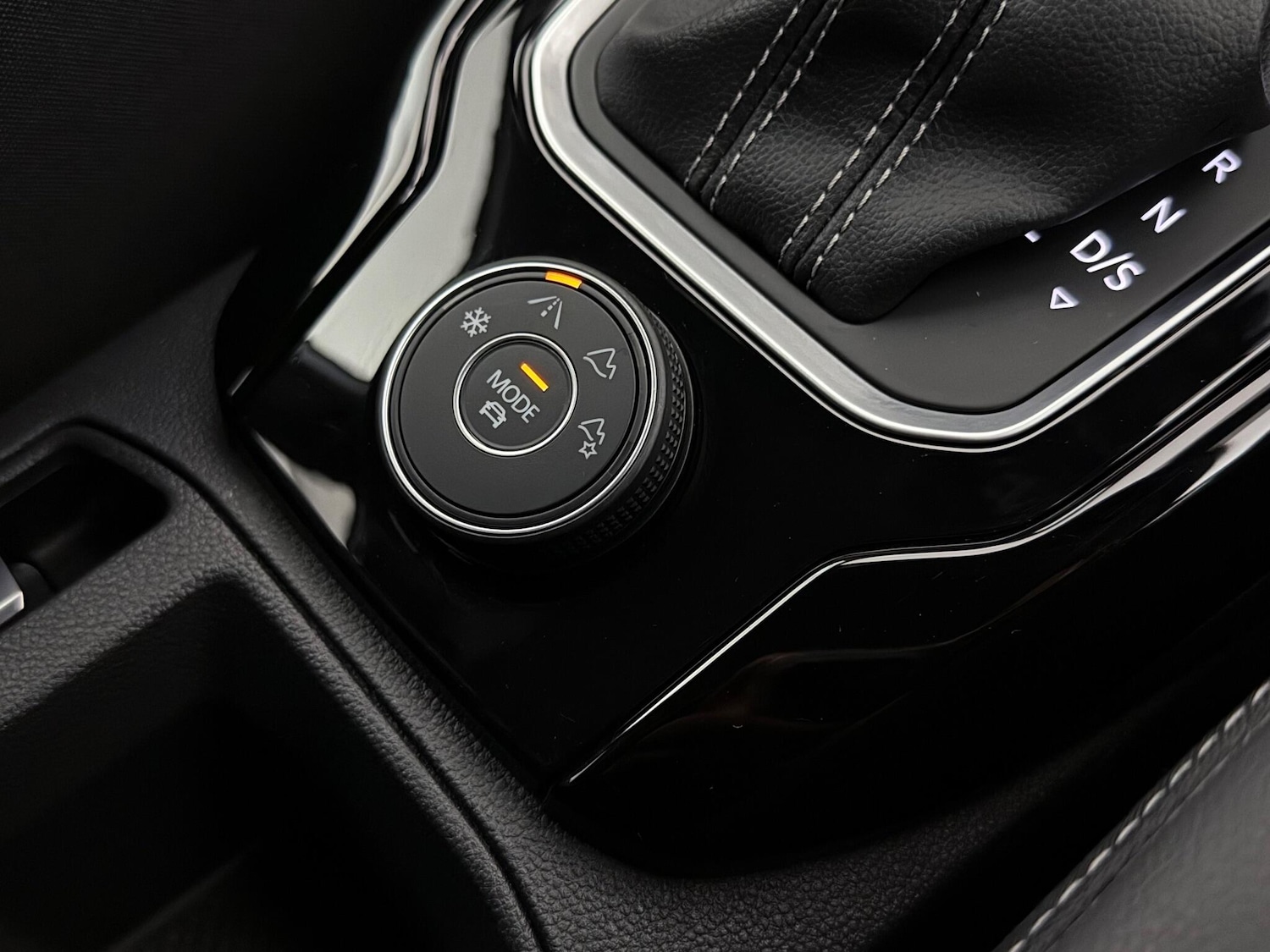 Used Volkswagen T-Roc 2020 for sale - 77243209: Photo 34