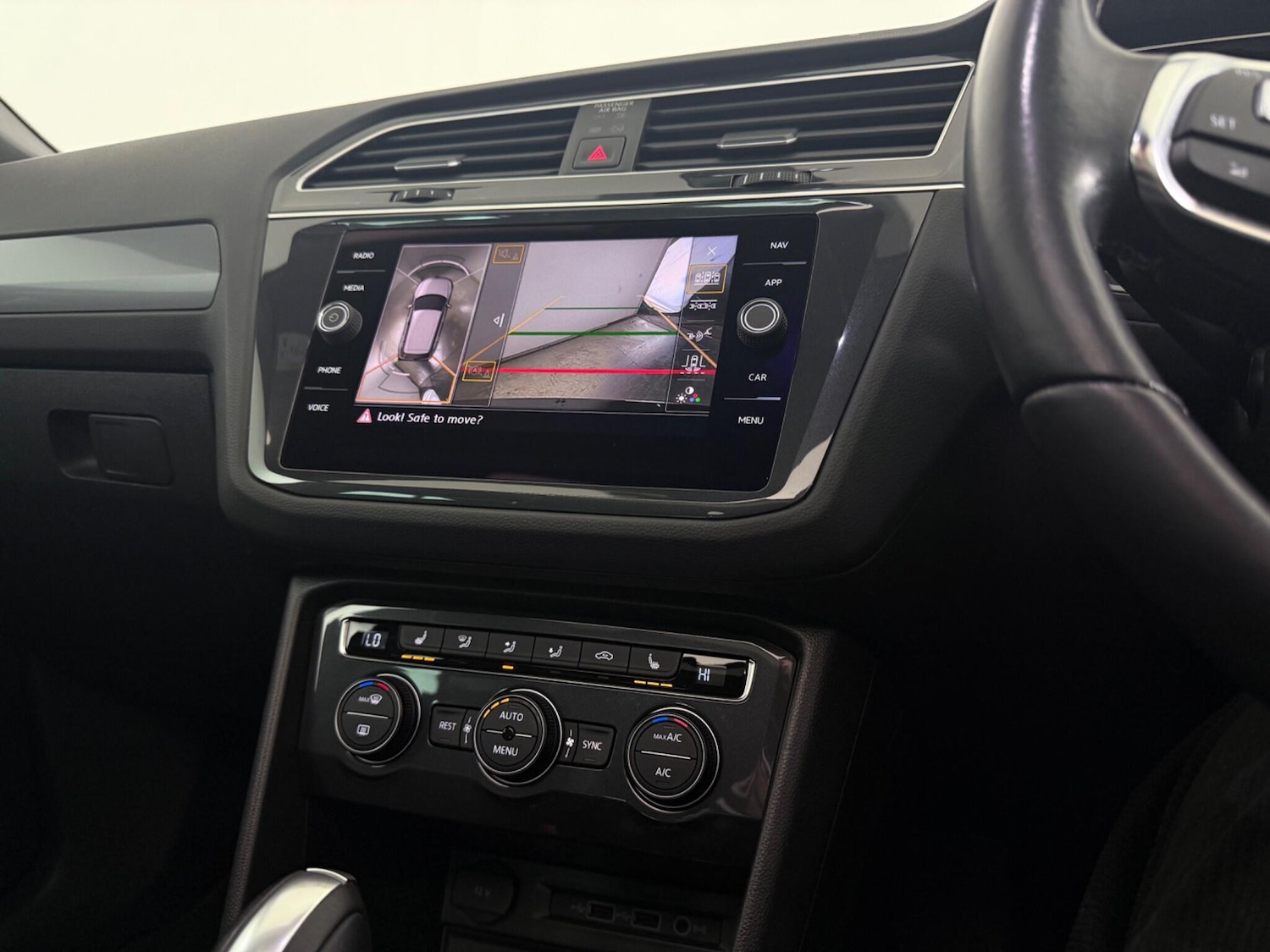 Used Volkswagen Tiguan 2020 for sale - 77216725: Photo 40