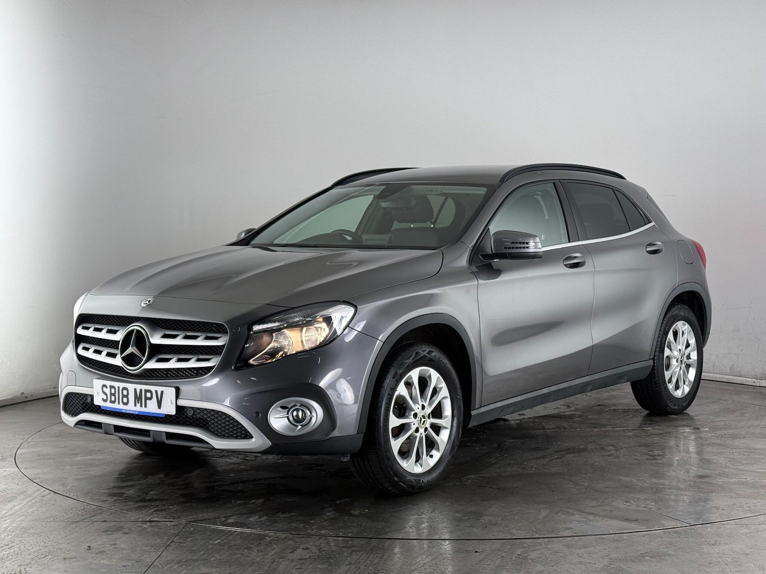 Used Mercedes-Benz GLA 2018 for sale - 77222420: Photo 2