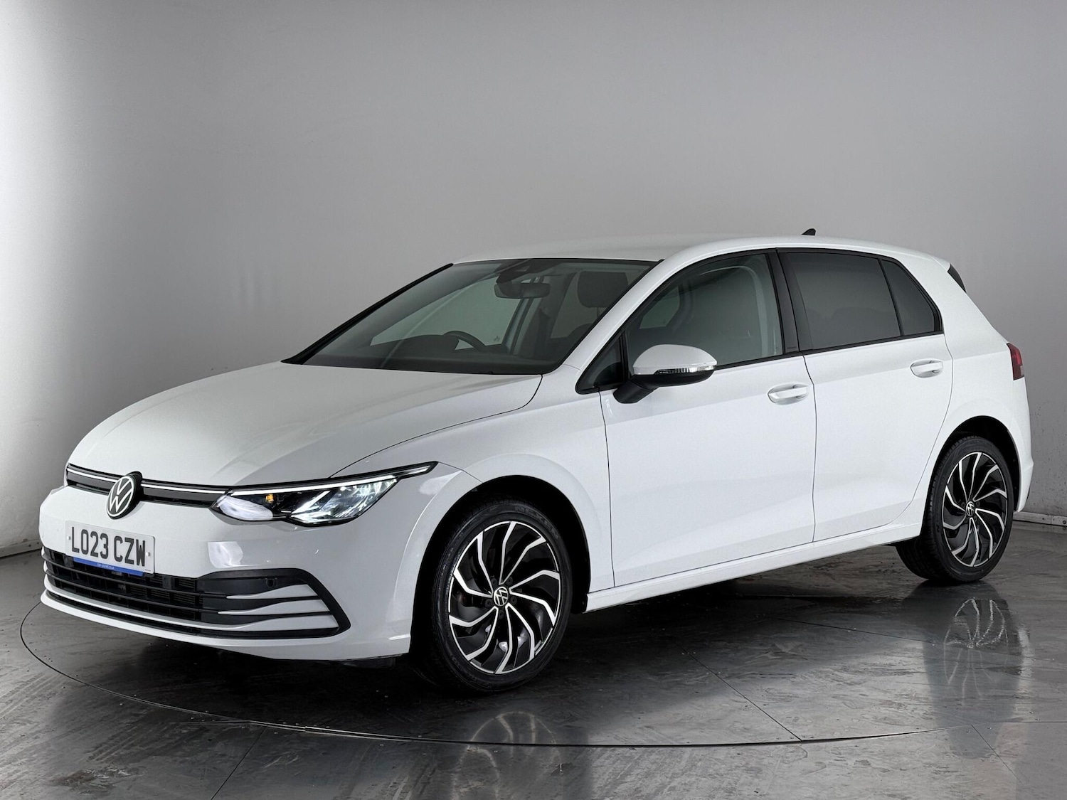 Used Volkswagen Golf 2023 for sale - 77242942: Photo 2