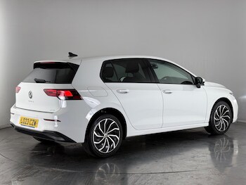 Used Volkswagen Golf 2023 for sale - 77242942: Photo